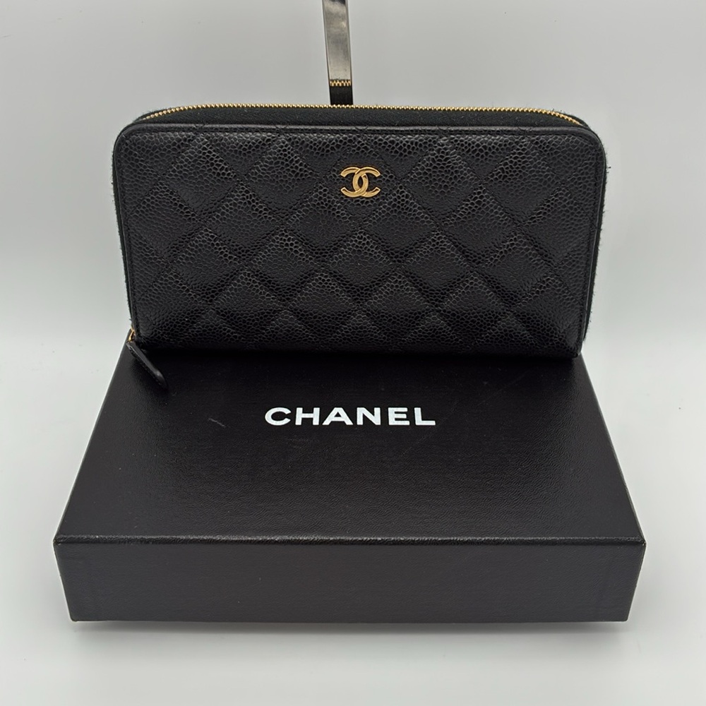 CHANEL CC GOLD HARDWARE BLACK QUILTED ZIP AROUND CAVIAR WALLET WITH BOX